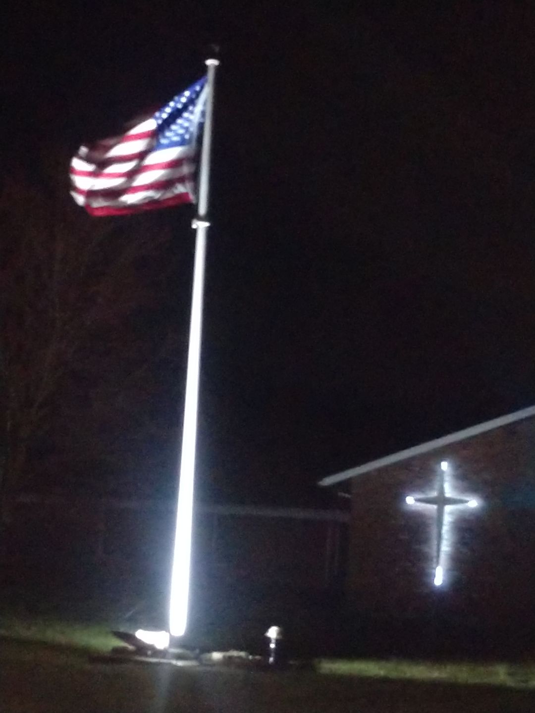 Customer photo review of LED Pole Light  200W With Photocell, 5700K, Universal Mount, Bronze, AC100-277V, Parking Lot Lights - Dusk to Dawn Lights
