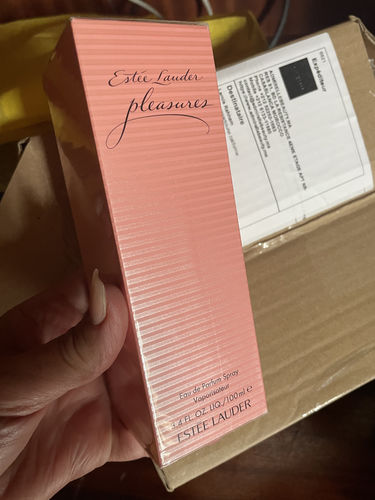 Customer photo review of Estée Lauder Pleasures Eau de Parfum 100ml