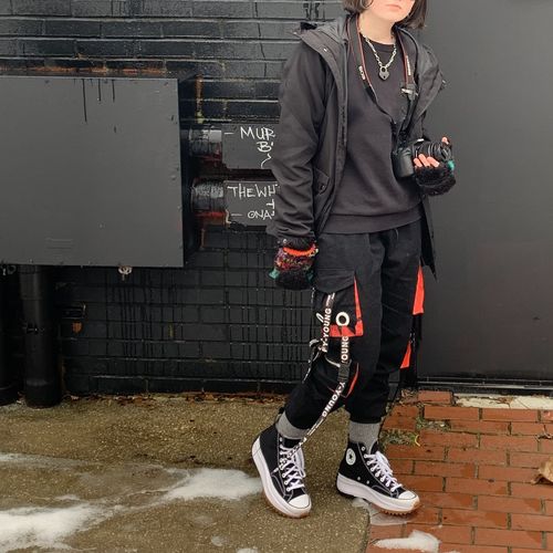 Sheryl H. review of CH Functional Streamer Cargo Pants image 1 out of 1