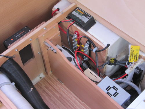 Customer photo review of Dual input 40A In-Vehicle Battery Charger DC iTECHDCDC40 DCDC
