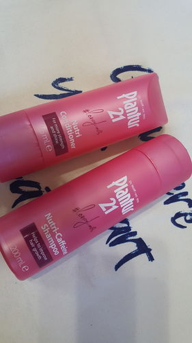 Customer photo review of Plantur 21 #longhair Nutri-Caffeine Shampoo and Conditioner Set [Free Detangler Brush worth $14.9)