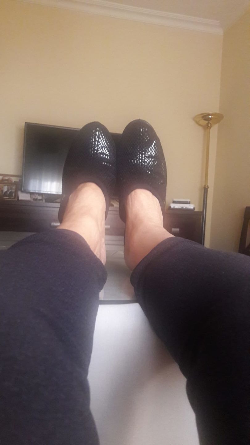 Customer photo review of Zueco brillante de cuña alta Salemera