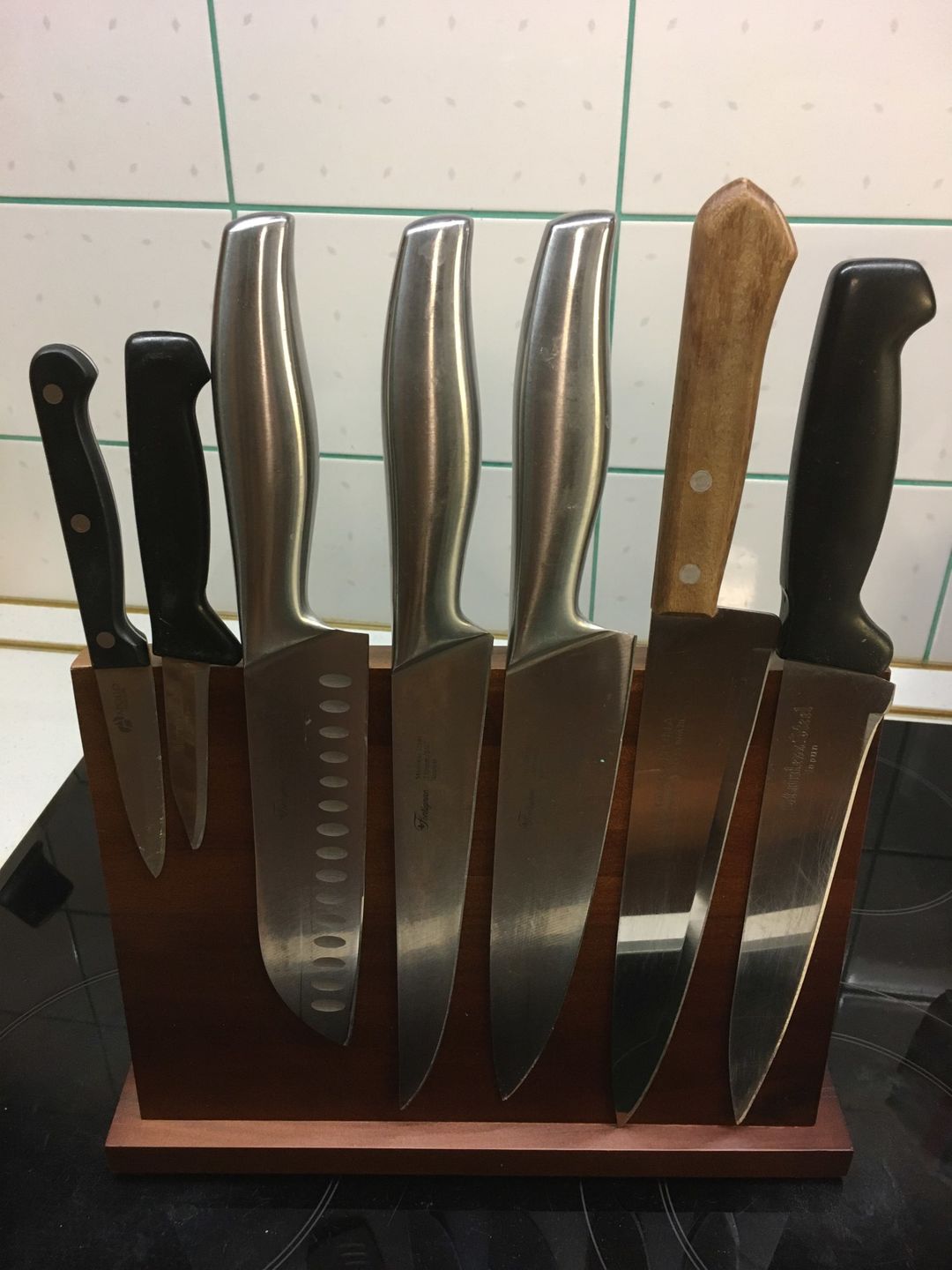 Customer photo review of Acacia Hardwood Magnetic Knife Block