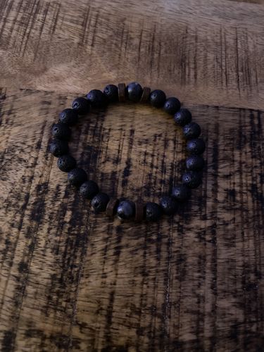 Customer photo review of Vulkanstein Armband