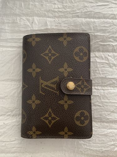 Customer photo review of Vintage Louis Vuitton Monogram Porte Monnaie Billets Viennois Bifold Wallet MI0978