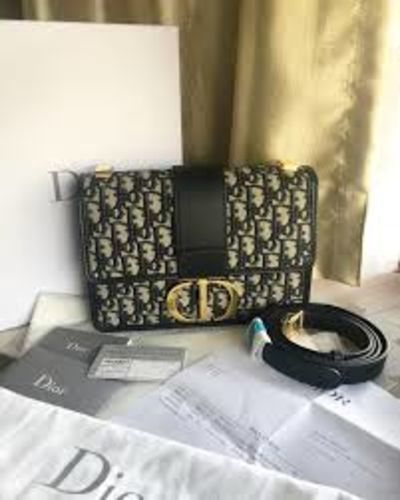 Customer photo review of DO01 - 30 Montaigne Oblique Bag