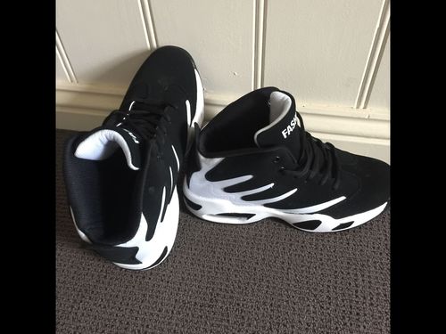 Customer photo review of Stylish Hit Color Sports Shoes