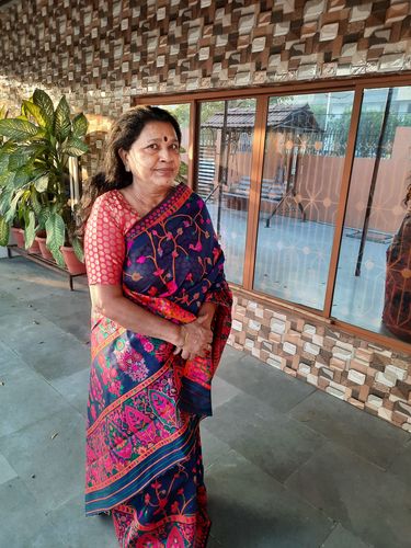 Customer photo review of Pre-order: Navy Blue Woven Jamewar Banarasi Saree