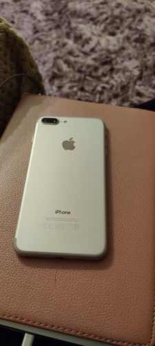 Customer photo review of Apple iPhone 7 Plus 32GB Silver Unlocked Refurbished Excellent