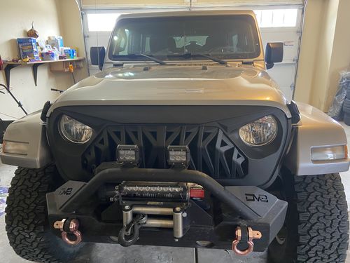 Customer photo review of Shark Grille - Matte Black for 18-21 Jeep Wrangler JL & Gladiator JT