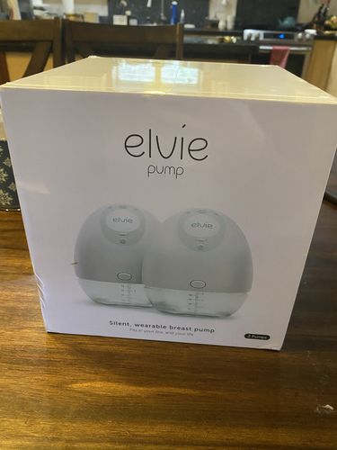 Customer photo review of Elvie Pump Double