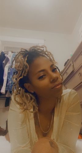 Customer photo review of Entire Peculiar Roots Locs & Natural Hair Box