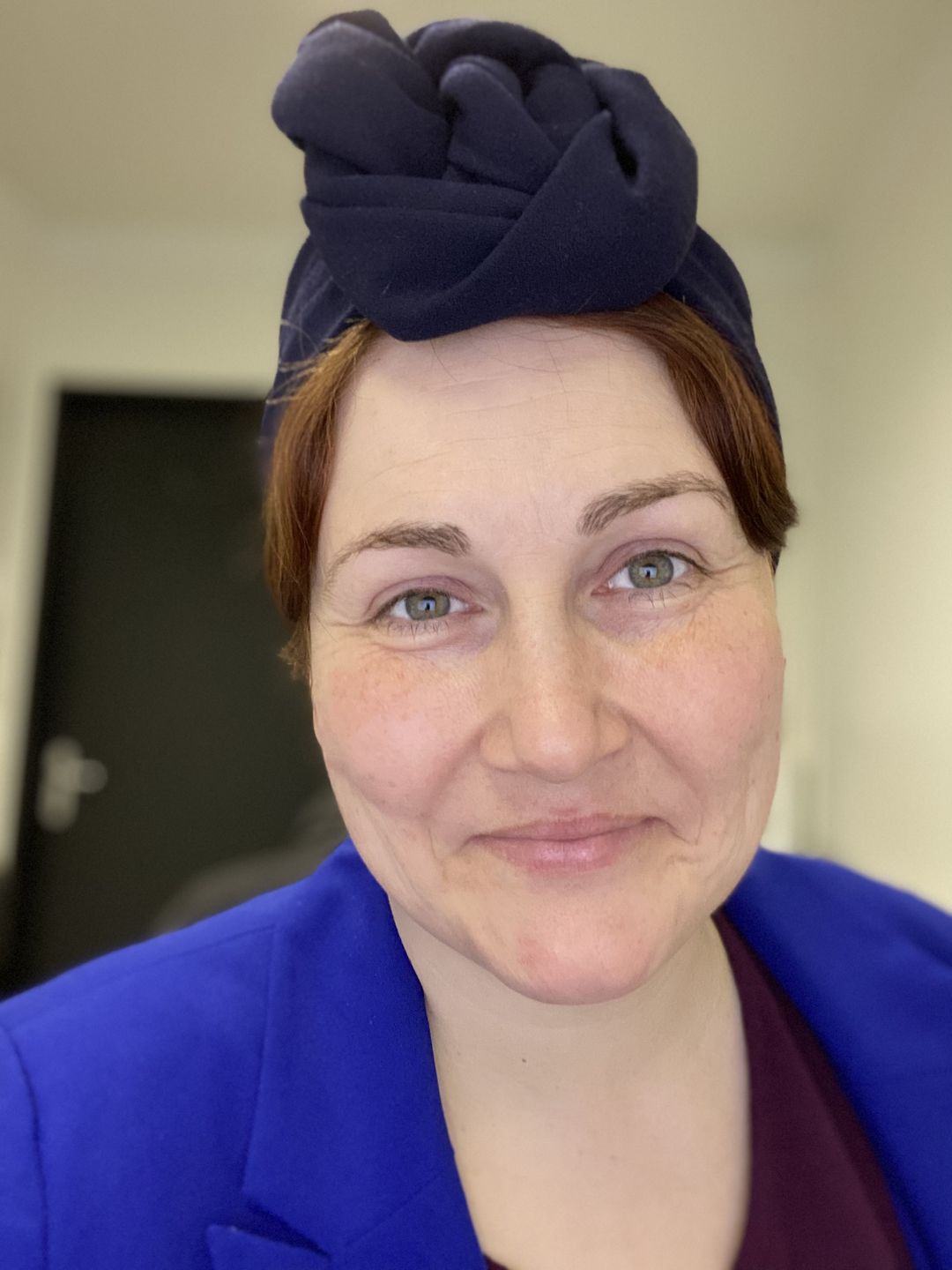 Customer photo review of Turban - navy i 1940er stil