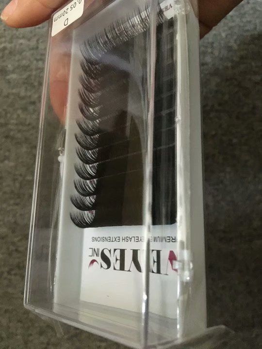 Customer photo review of Wispy Eyelash Extensions 17-25mm