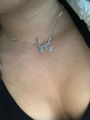 Customer photo review of Cursive Style Name Necklace