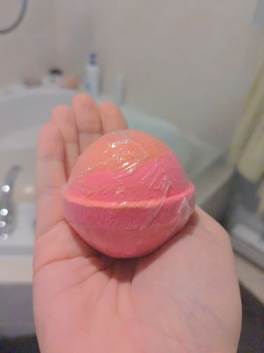 Customer photo review of 9 Pack Bath Bombs