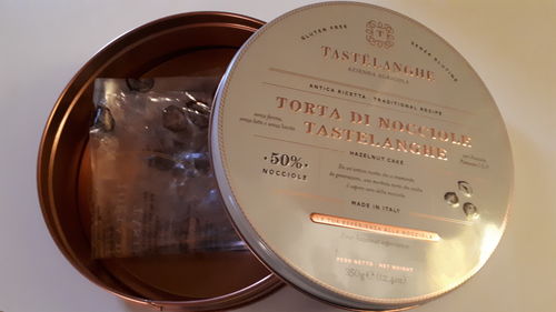 Customer photo review of Torta di Nocciole Tastëlanghe + Crema di Nocciole + Confezione Nocciola "Tostata"