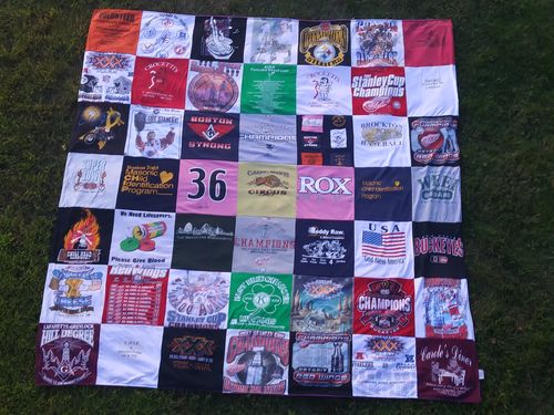 T-shirt quilt featuring boston red sox, chicago cubs by Chandos from MA