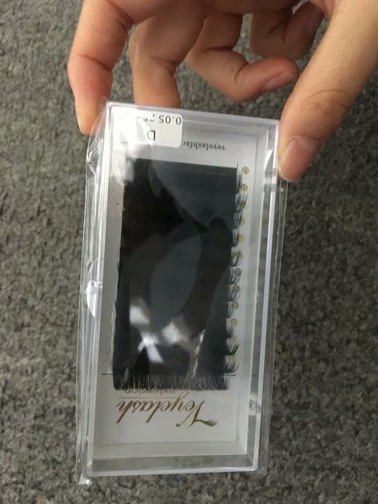 Customer photo review of Wispy Eyelash Extensions 17-25mm