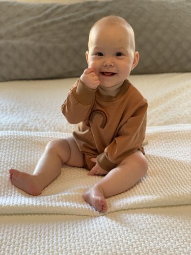 Customer photo review of Oversized rainbow romper in chestnut