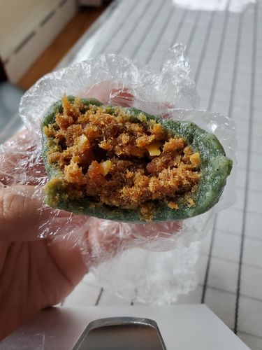 Customer photo review of 「限量-3.30预售 3.28截单」Sweet Green Rice Ball 现做手工青团-咸蛋黄肉松馅 (4个)