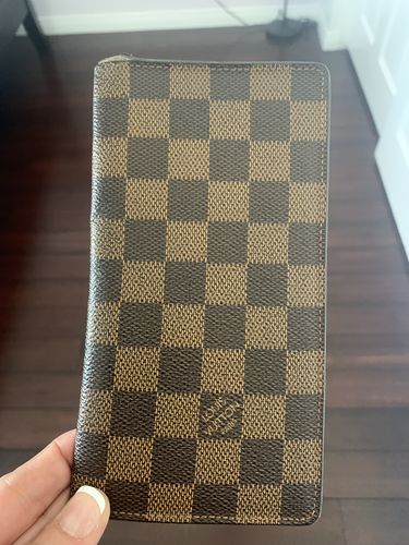 Customer photo review of Vintage Louis Vuitton Porte Cartes Damier Ebene Wallet