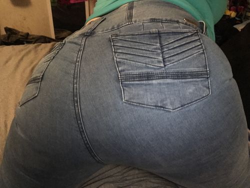 Customer photo review of 'Icy' Butt Lift Levanta Cola Jeans 12811