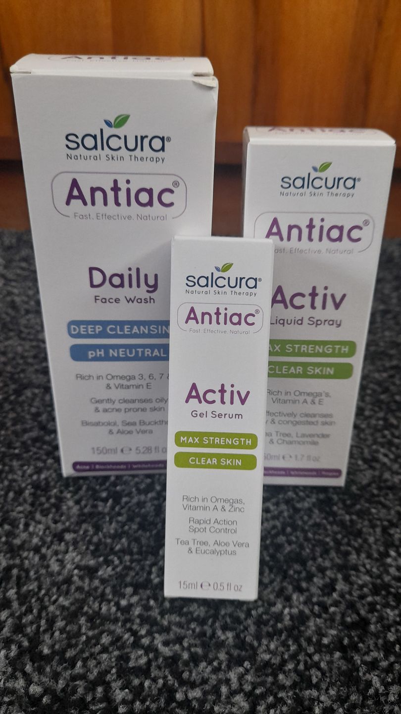 Customer photo review of Antiac Acne Rescue Pack (FREE Gel Serum)