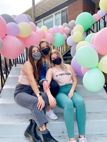 Customer photo review of Create Your Own Color Mix - DIY Balloon Garland Kit