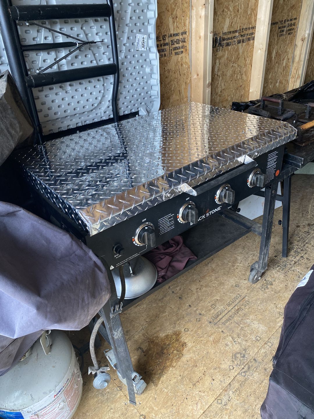 Customer photo review of GriddleGuard Diamond Plate Hard Cover Lid for Blackstone 36" Griddle