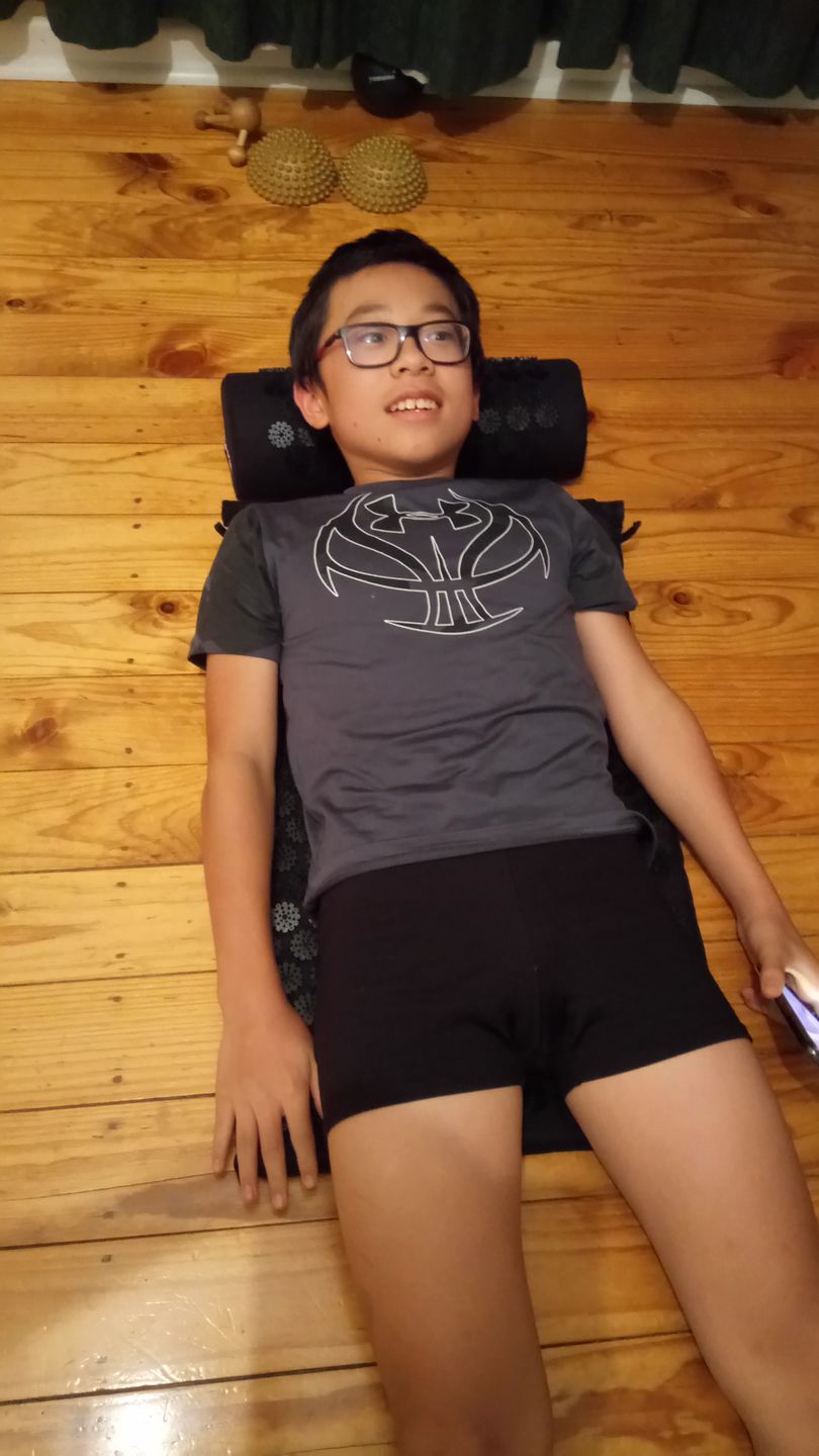 Customer photo review of Muscle Mat Luxury Acupressure Mat With Pillow