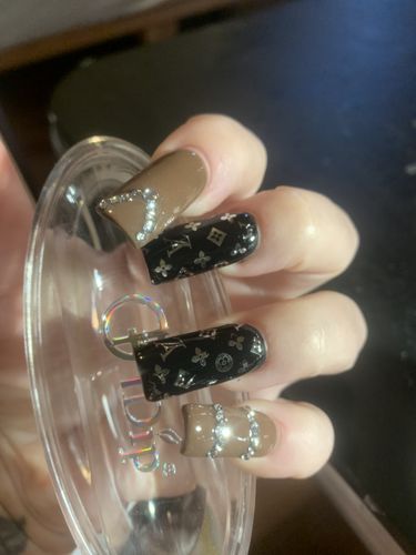 Customer photo review of Color Dip Powder Nail Kit G651 (6X0.6oz) Black/Brown/Grey Colors