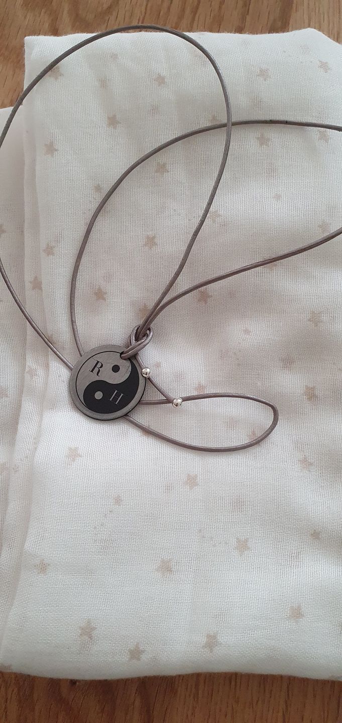 Customer photo review of personalisierbare Halskette "Yin und Yang"