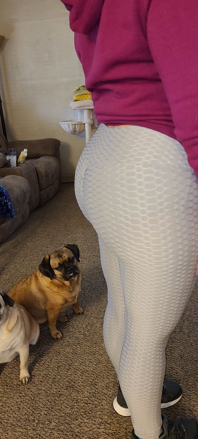Customer photo review of Anti-Cellulite High Waisted Textured Leggings