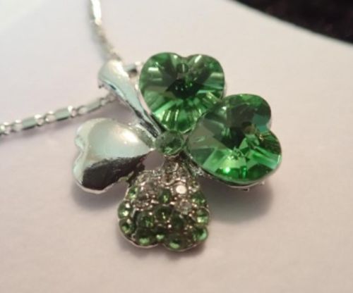 Customer photo review of Clover Necklace