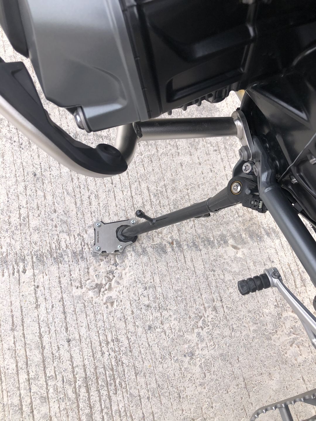 Customer photo review of Side Stand Foot Extension BMW R1200 GS Adventure / BMW R1250 GS Adventure - [Pre-Order]