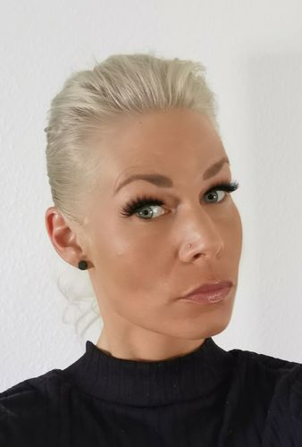 Customer photo review of Magic Lashes Glamour Bundle