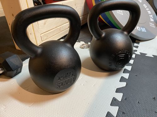 Customer photo review of 24kg / 53lbs E-coated Cast Iron Kettlebell