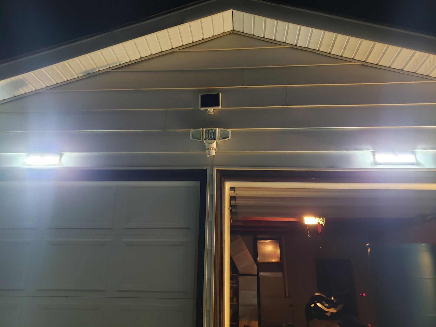 Customer photo review of 118 LED Solar Light 1000 Lumens