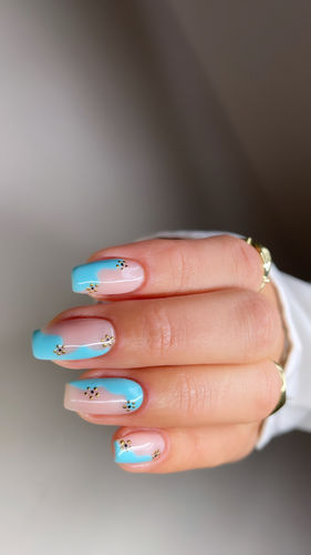 Customer photo review of Gel polish Studios , Baby Blue, 8ml