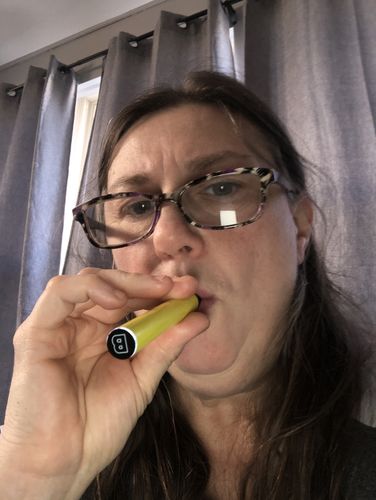 Customer photo review of Breeze Plus Disposable Pod System | Banana Freeze (Mint)