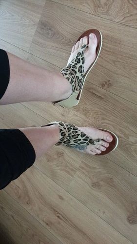 Customer photo review of Kafa™ Women's Retro Leopard Zip Flip-flop Sandals