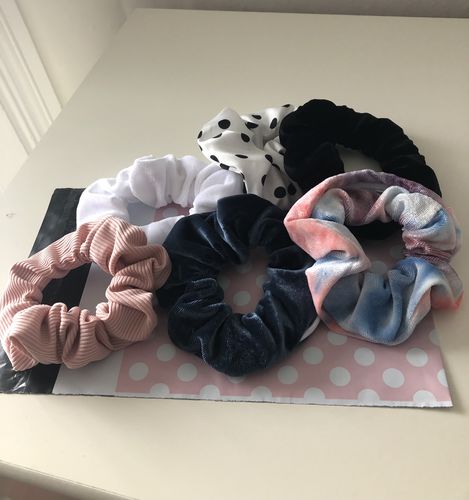 Customer photo review of Stashy Scrunchie