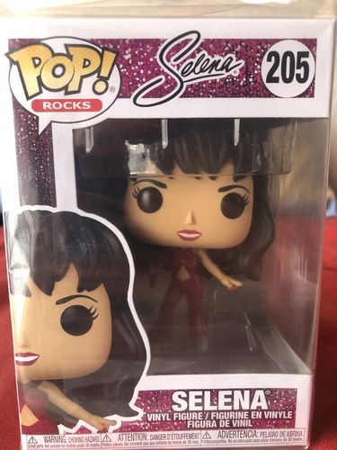 Customer photo review of FUNKO POP Rocks: Selena (Burgundy Outfit) glitter