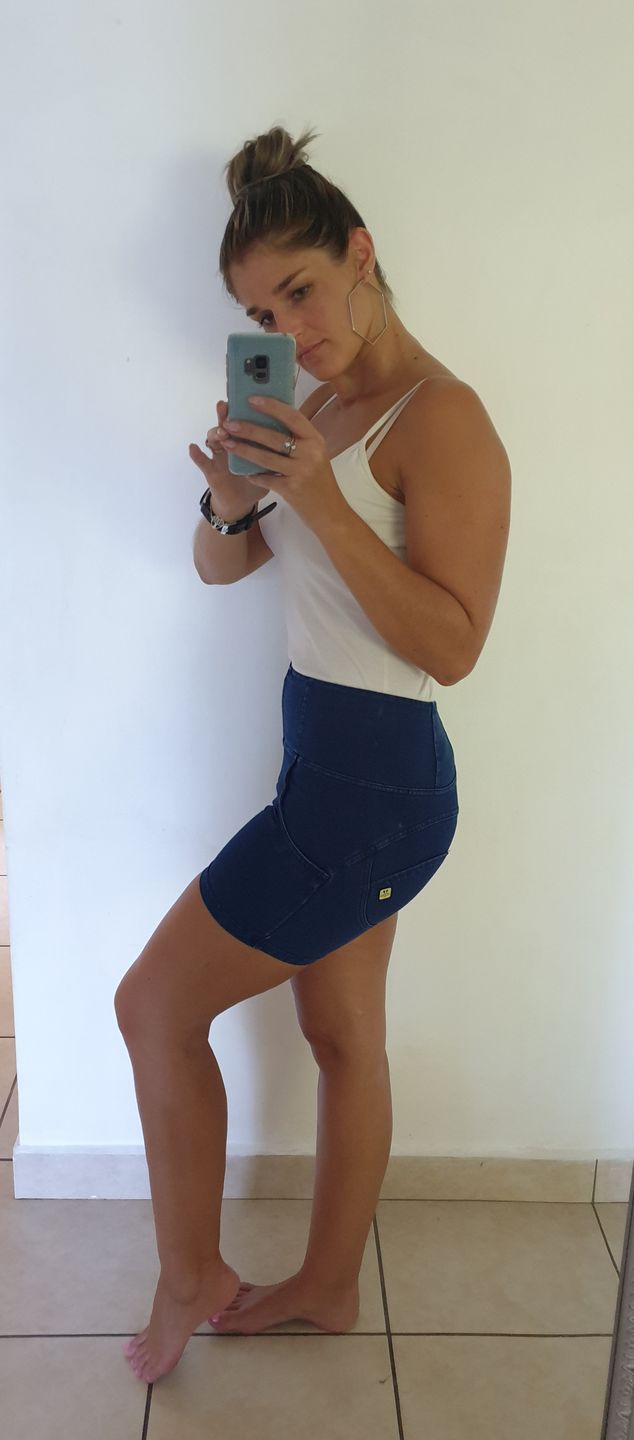Customer photo review of High Waist Butt Shaping shorts- Dark blue