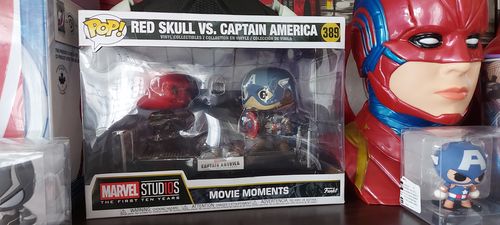 Customer photo review of 389 FUNKO POP Red Skull VS Captain America movie moment
