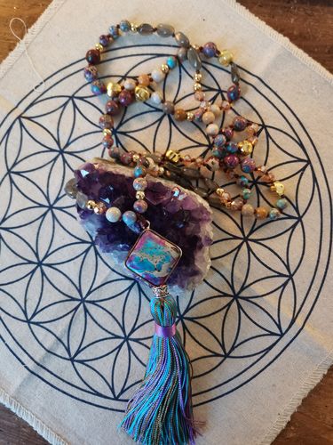 Customer photo review of COLLIER DE PERLES EN LABRADORITE NATURELLE ET JASPE MALA