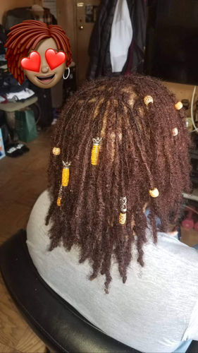 Customer photo review of Hand-Painted Wooden Beads Loc Jewelry Set