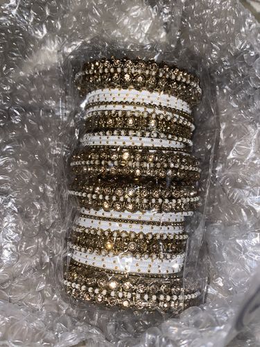 Customer photo review of Dotted Bangle Set in Pearl & White