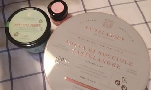 Customer photo review of Torta di Nocciole Tastëlanghe + Crema di Nocciole + Confezione Nocciola "Tostata"